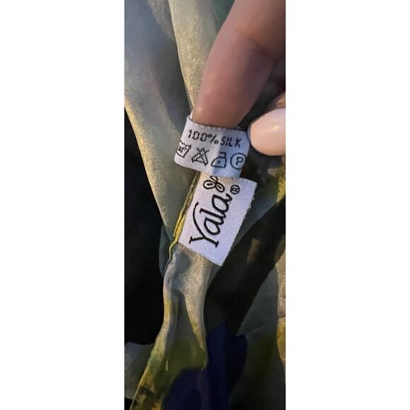 Yala | Vtg 100% Silk Scarf | Abstract Floral | Approx 29 X 64 - Picture 2 of 5